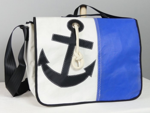 Padded laptop bag